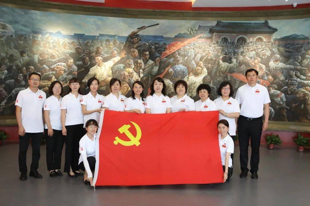 救援可爱的狮子
